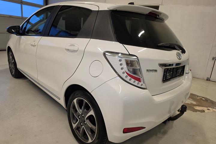 Hvid Toyota Yaris fra 2011