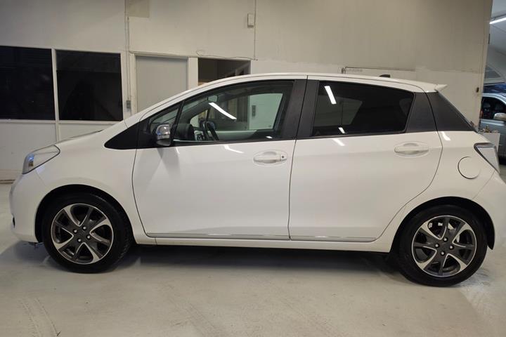 Hvid Toyota Yaris fra 2011