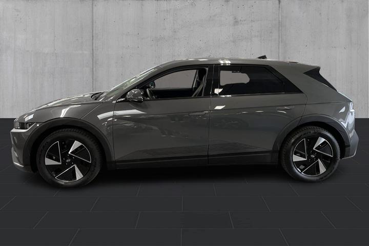 Grå Hyundai Ioniq 5 fra 2025