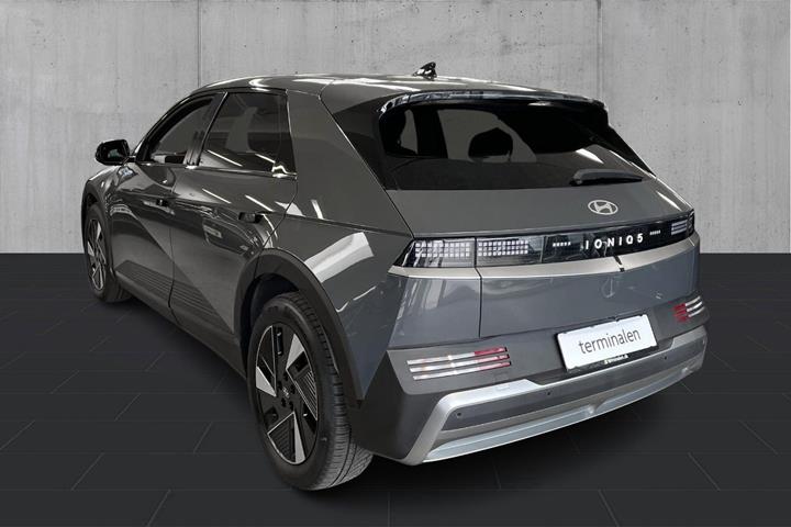 Grå Hyundai Ioniq 5 fra 2025