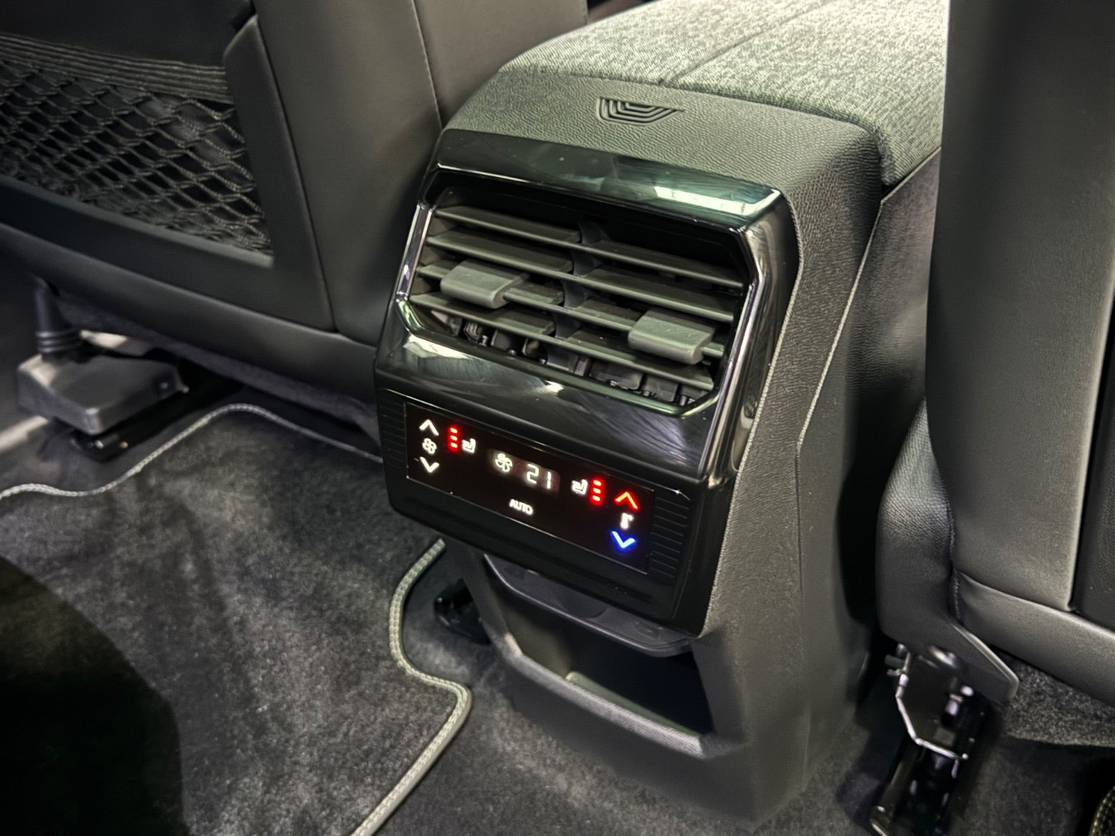 Sort Peugeot e-5008 fra 2025