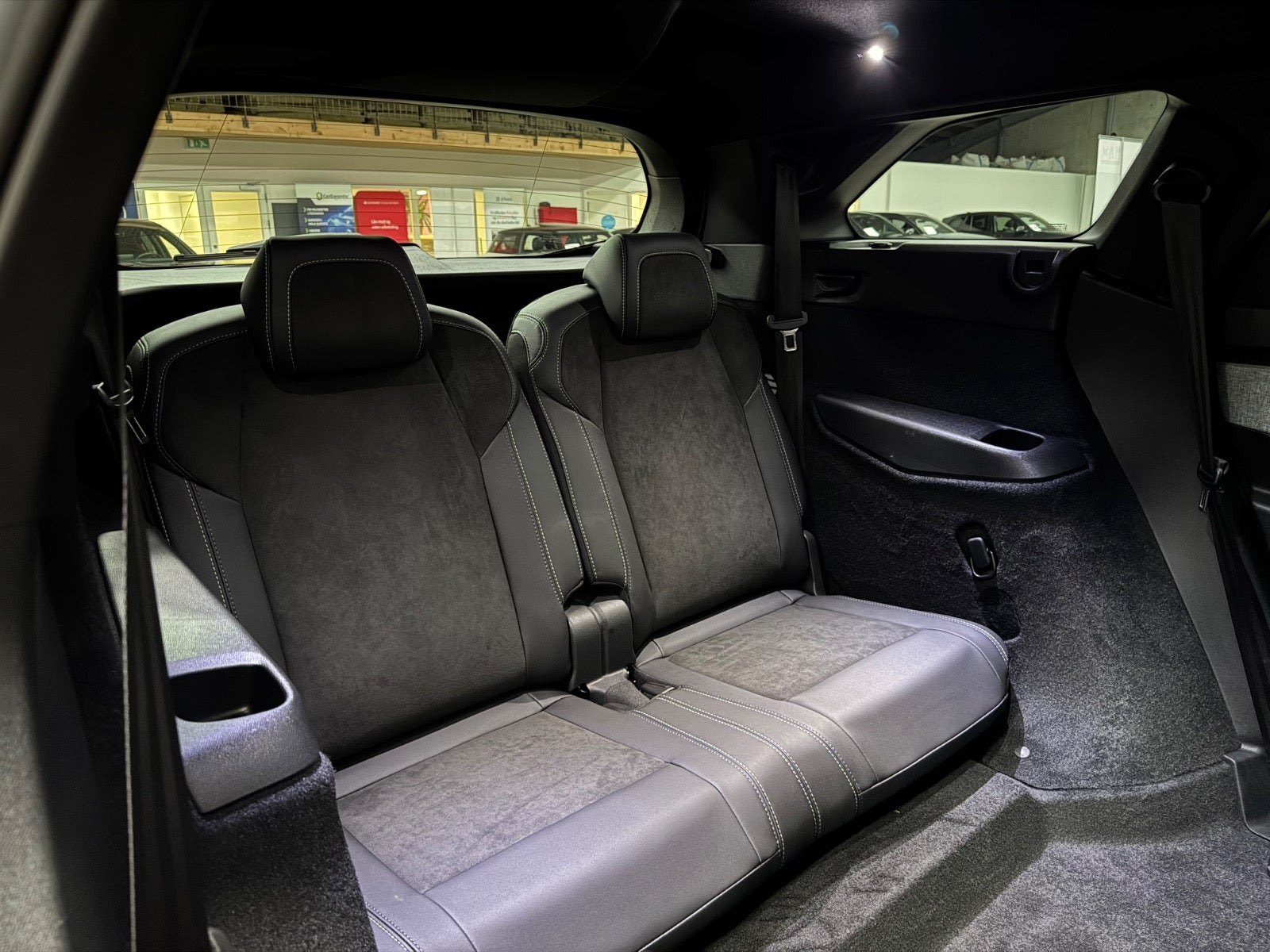 Sort Peugeot e-5008 fra 2025