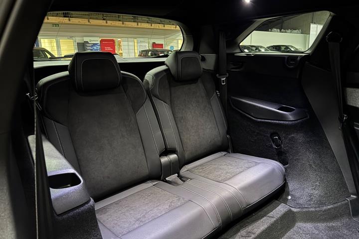Sort Peugeot e-5008 fra 2025