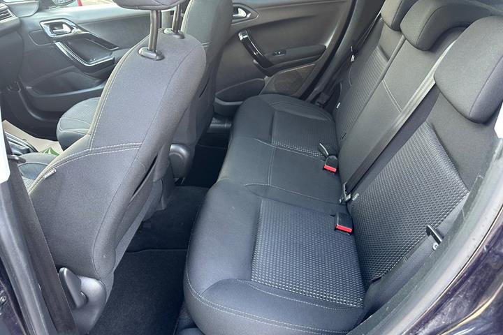 undefined Peugeot 208 fra 2018