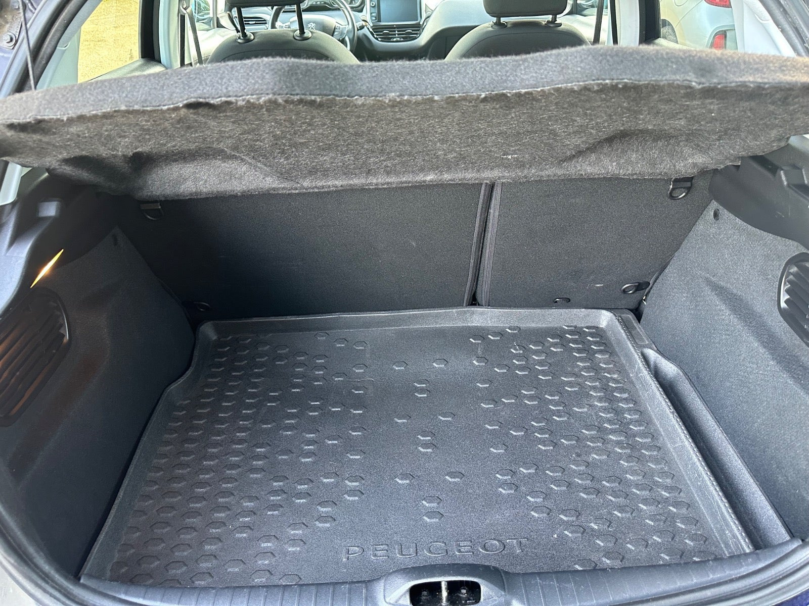 undefined Peugeot 208 fra 2018