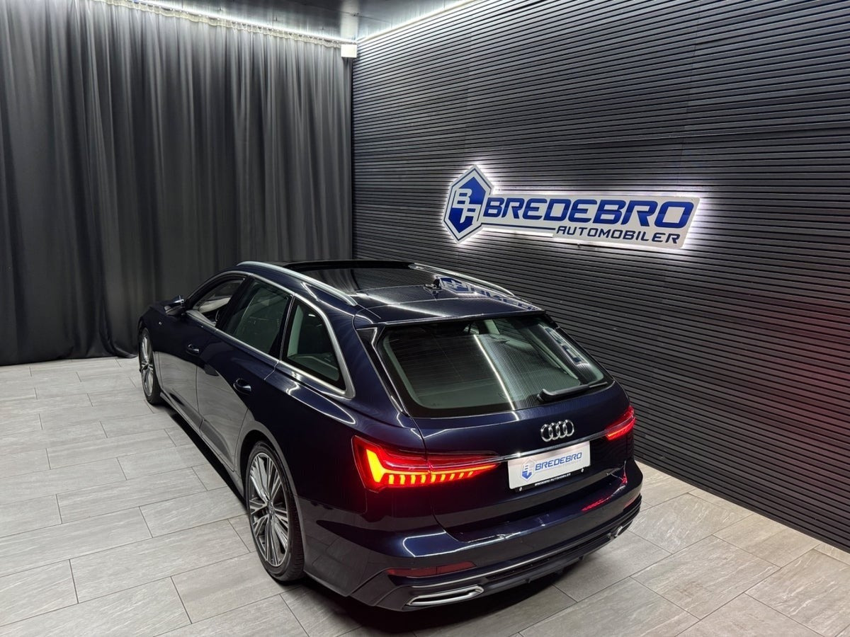 Blå Audi A6 fra 2018