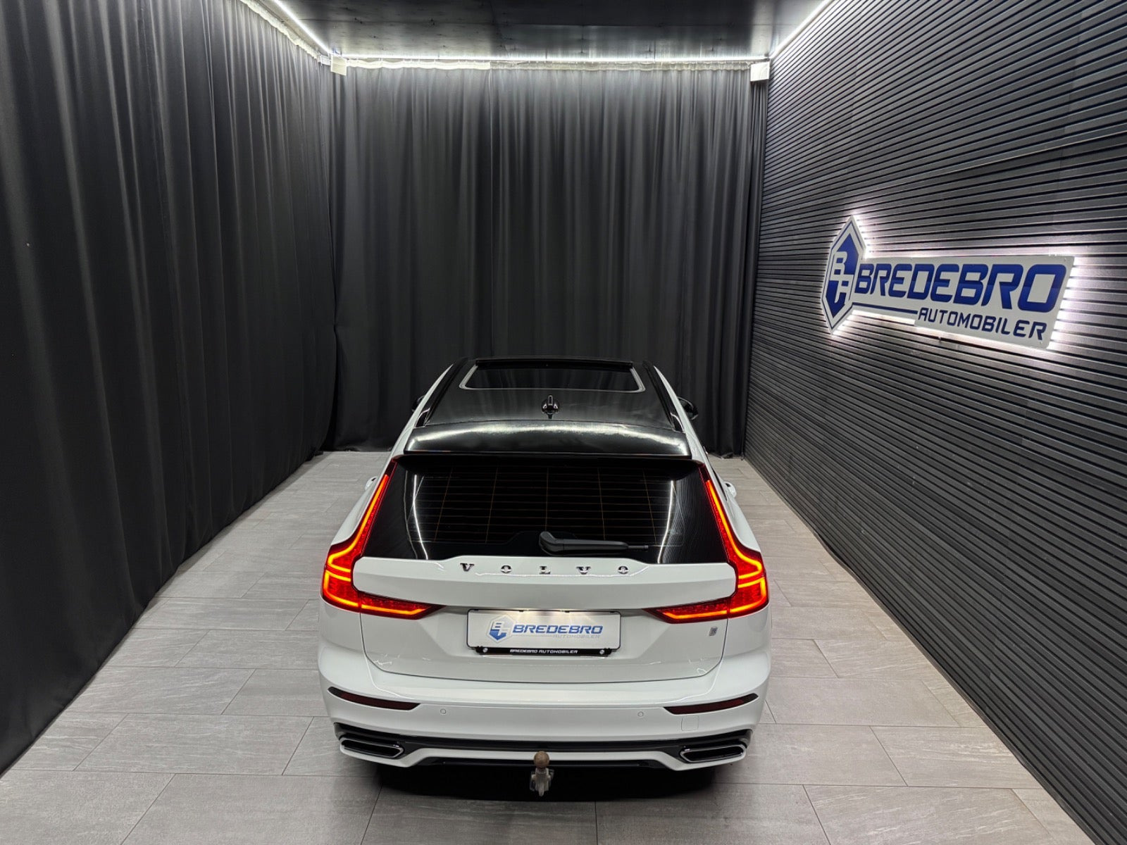 Hvid Volvo V60 fra 2019