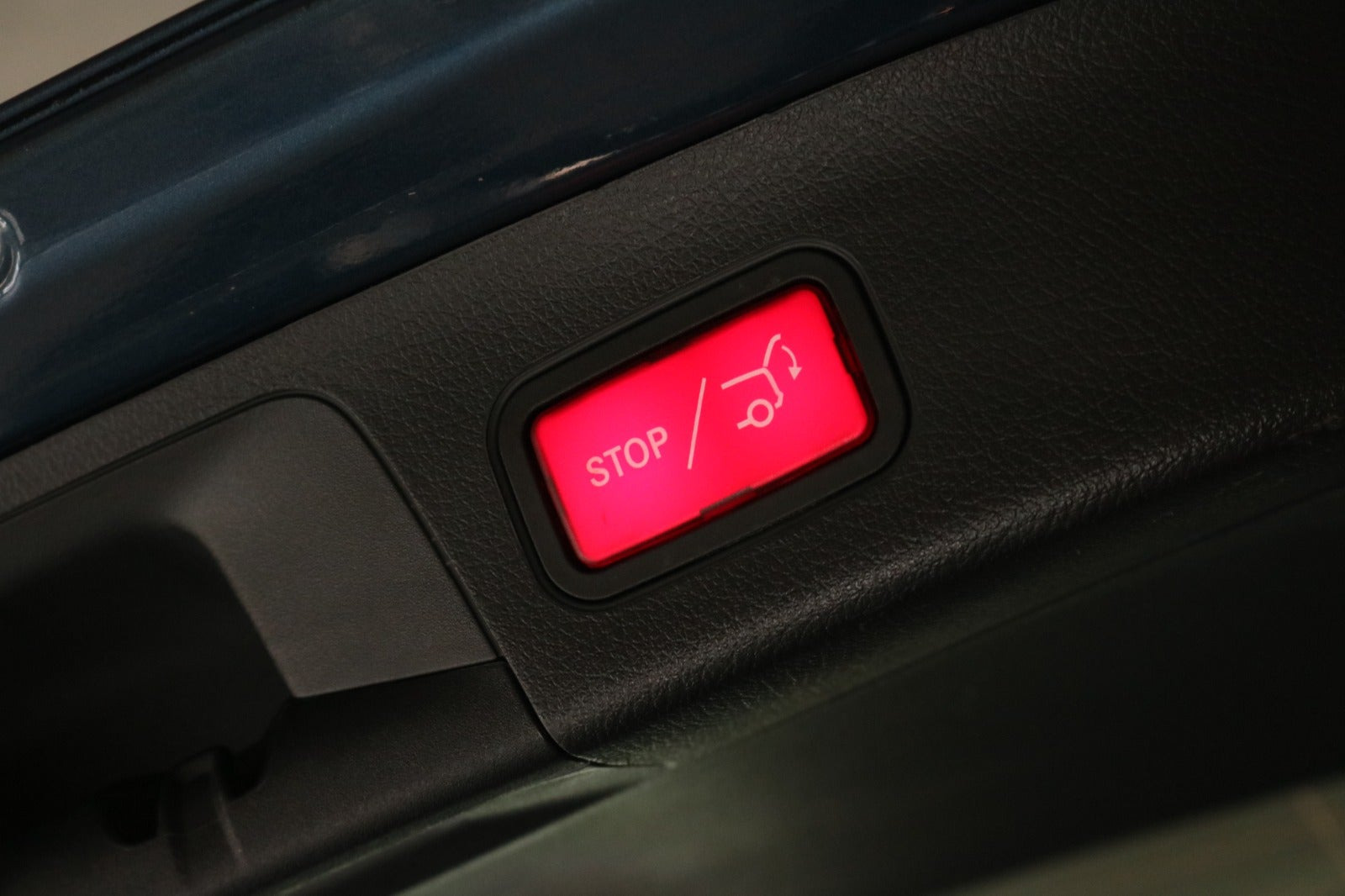 Blå Mercedes EQA250 fra 2021