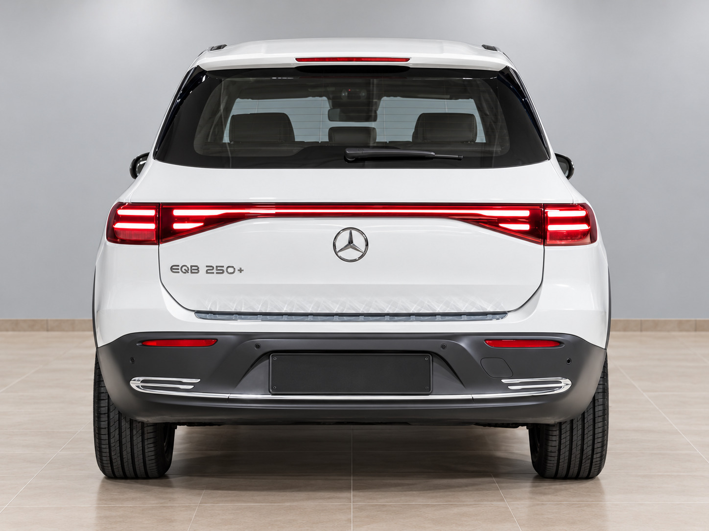 Hvid Mercedes EQB250+ fra 2025
