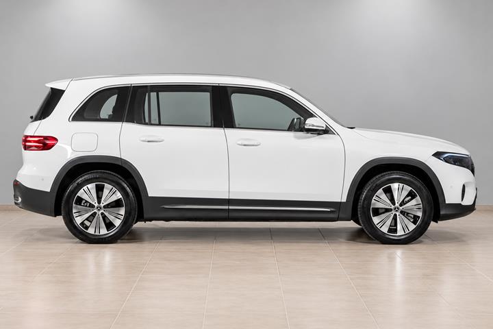 Hvid Mercedes EQB250+ fra 2025