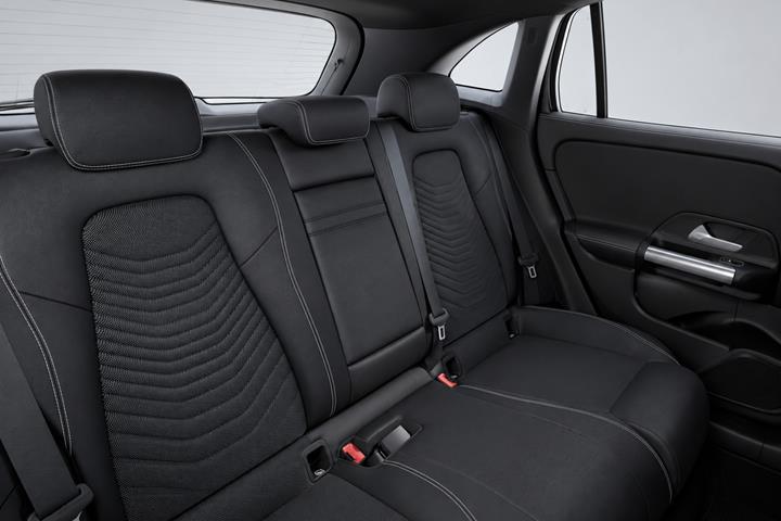 Sort Mercedes EQA250+ fra 2025