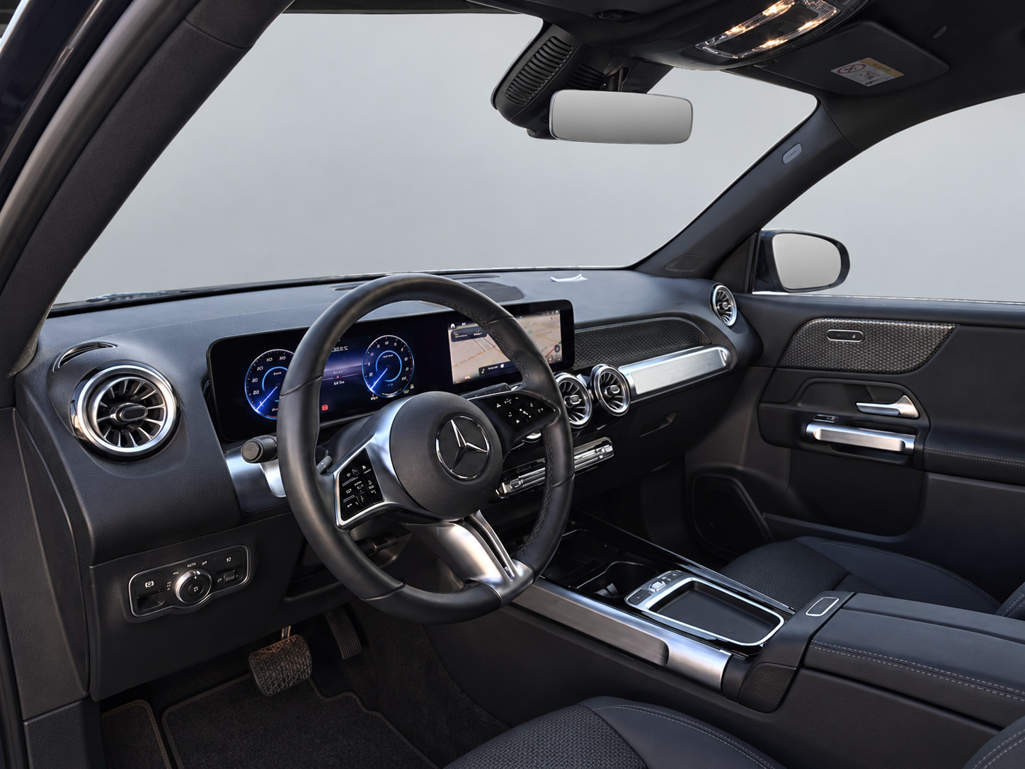 Sort Mercedes EQB300 fra 2025