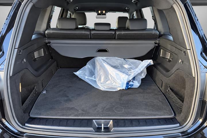 Sort Mercedes EQB300 fra 2025
