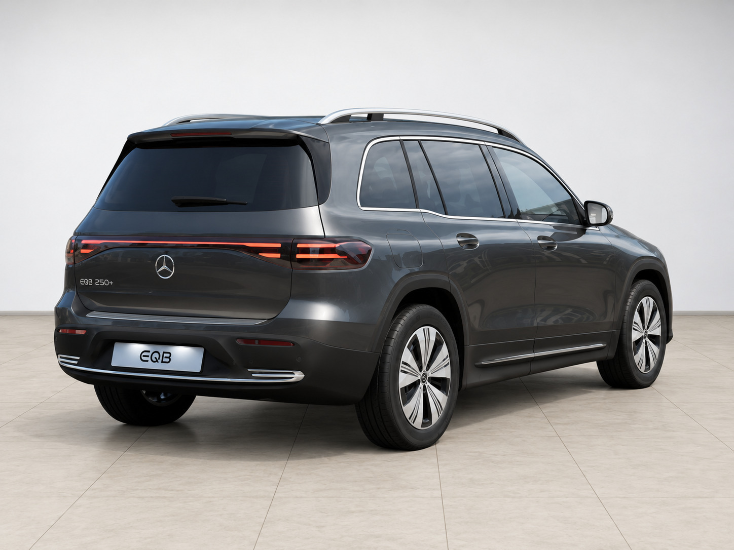 Grå Mercedes EQB250+ fra 2025