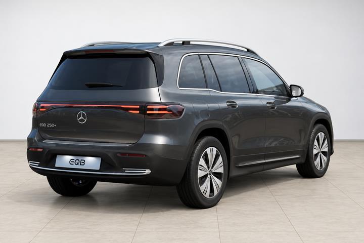 Grå Mercedes EQB250+ fra 2025