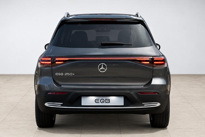 Grå Mercedes EQB250+ fra 2025