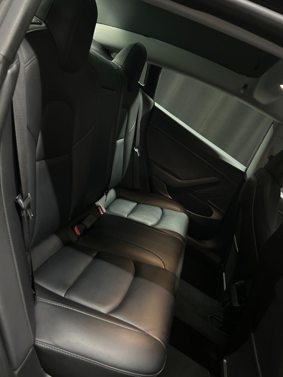 Hvid Tesla Model 3 fra 2022