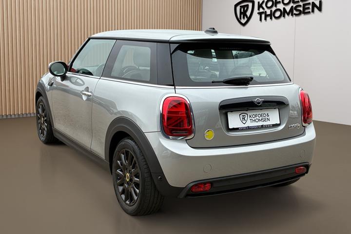 Grå Mini Cooper fra 2023
