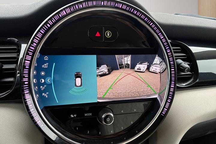 Grå Mini Cooper fra 2023