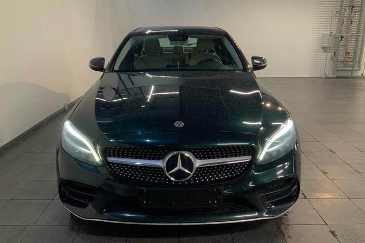 Grøn Mercedes C220 d fra 2019