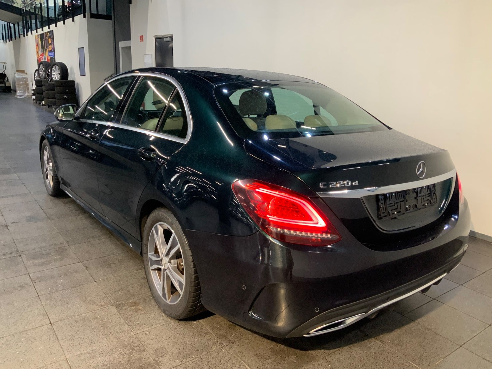 Grøn Mercedes C220 d fra 2019