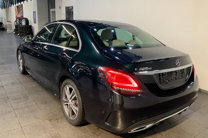 Grøn Mercedes C220 d fra 2019