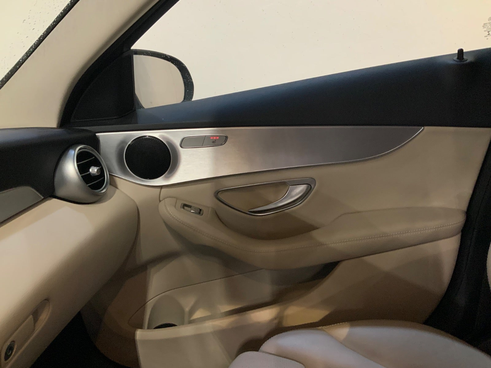 Grøn Mercedes C220 d fra 2019