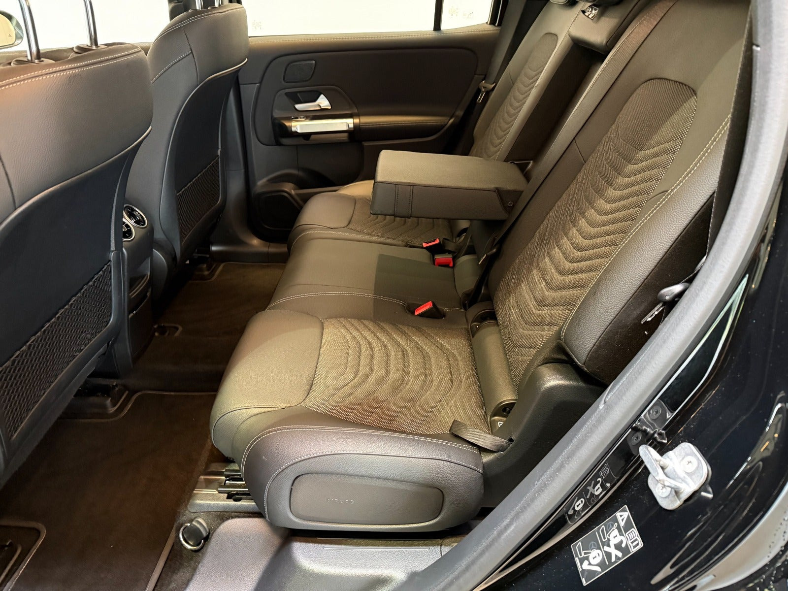 undefined Mercedes EQB300 fra 2024