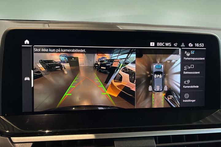 Grå BMW iX3 fra 2021
