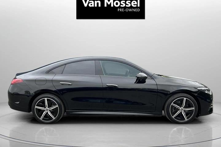 Sort Mercedes CLA250+ fra 2025