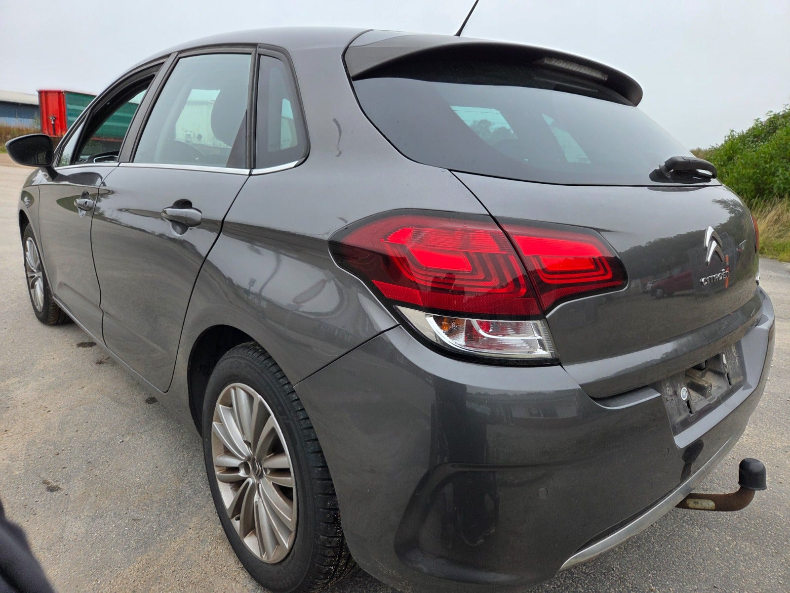 Grå Citroën C4 fra 2017