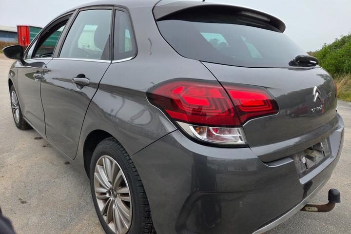 Grå Citroën C4 fra 2017