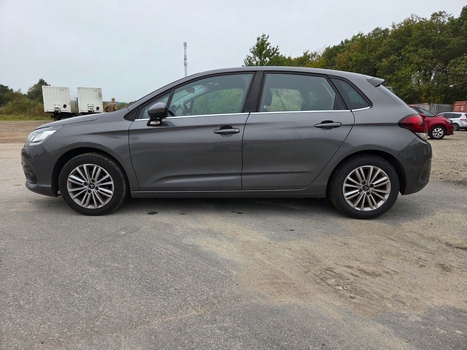 Grå Citroën C4 fra 2017