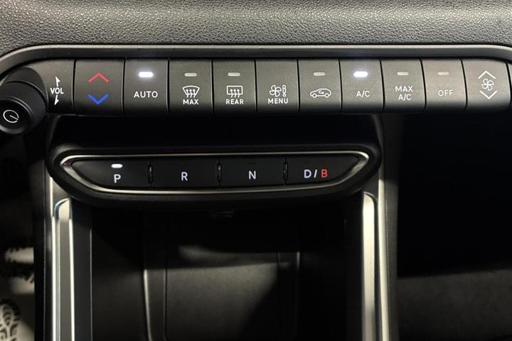 Hvid Jeep Avenger fra 2025