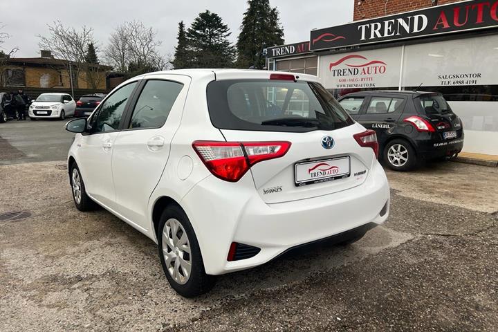 Hvid Toyota Yaris fra 2018