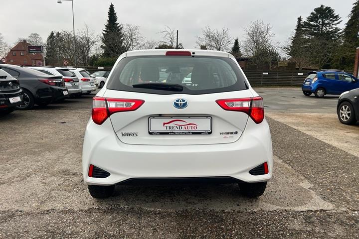 Hvid Toyota Yaris fra 2018