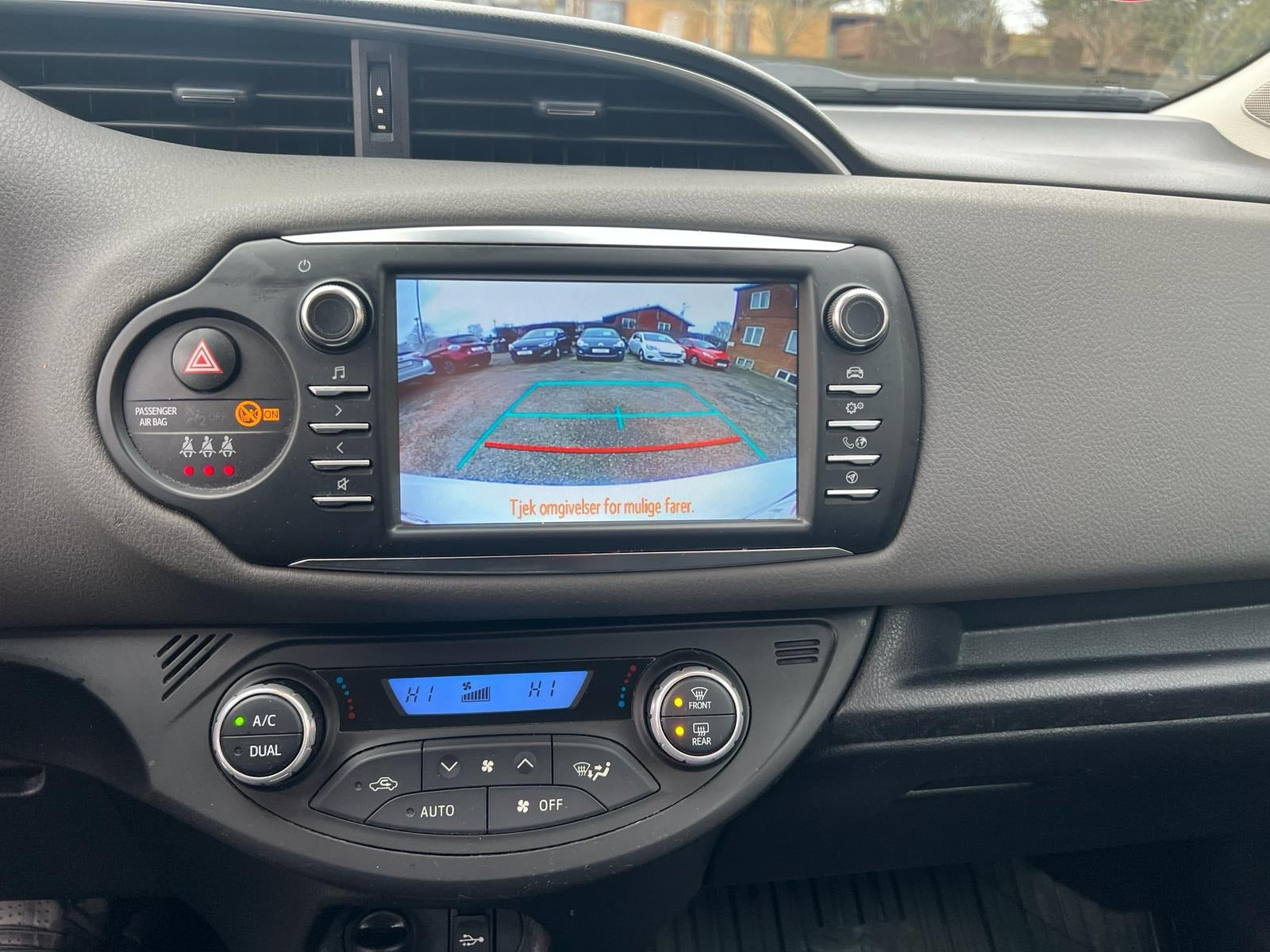 Hvid Toyota Yaris fra 2018