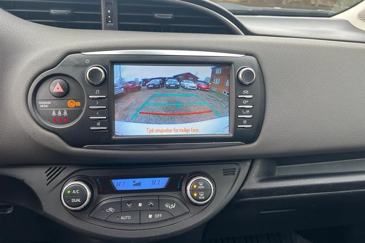 Hvid Toyota Yaris fra 2018