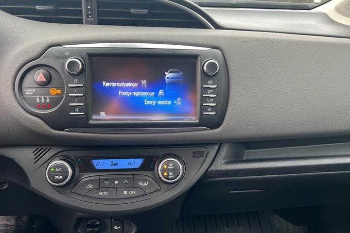 Hvid Toyota Yaris fra 2018