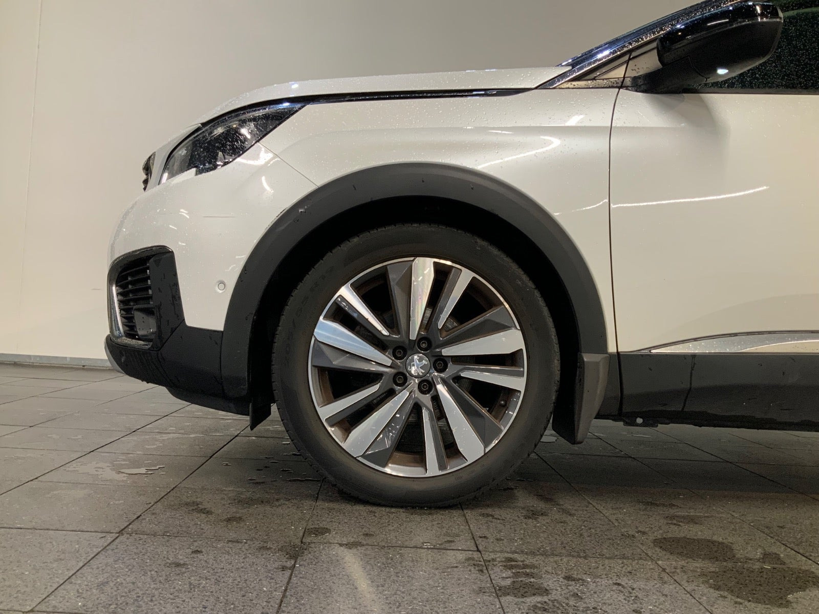 Hvid Peugeot 5008 fra 2019
