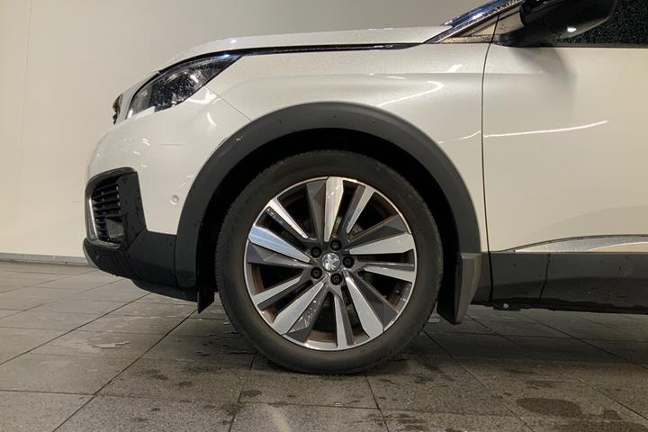 Hvid Peugeot 5008 fra 2019