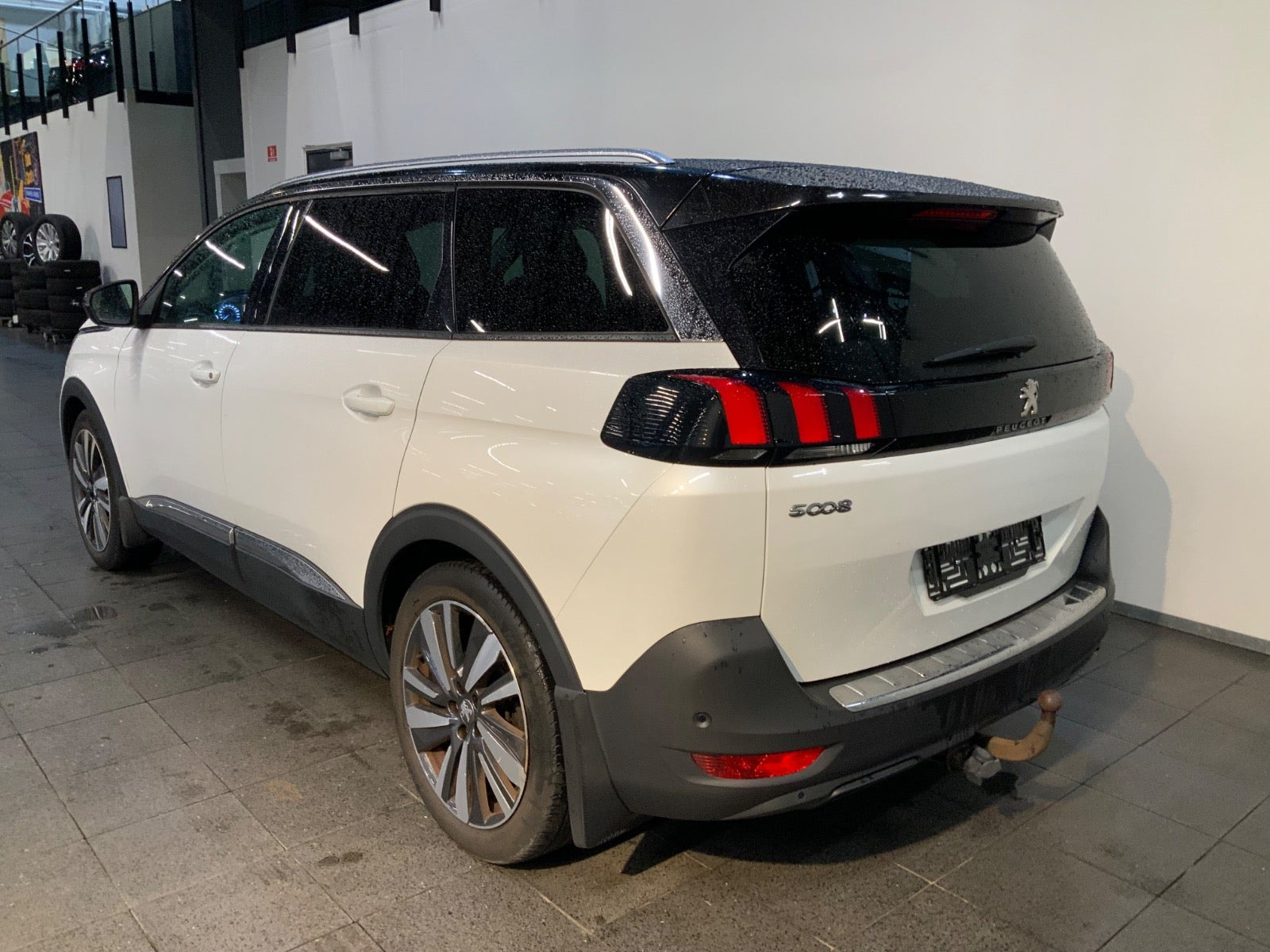 Hvid Peugeot 5008 fra 2019