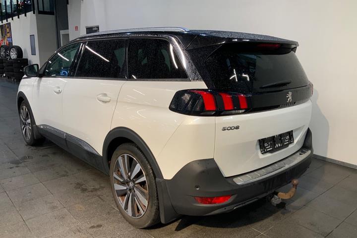 Hvid Peugeot 5008 fra 2019