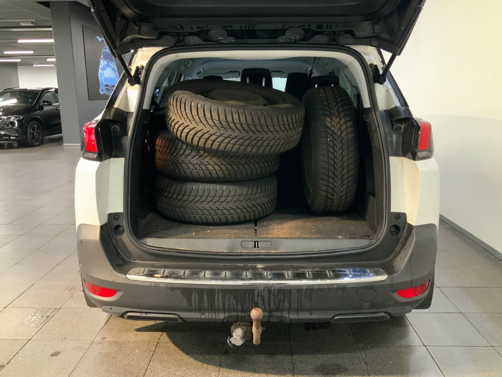 Hvid Peugeot 5008 fra 2019