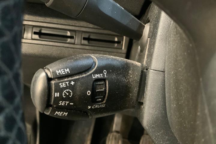 Hvid Peugeot 5008 fra 2019