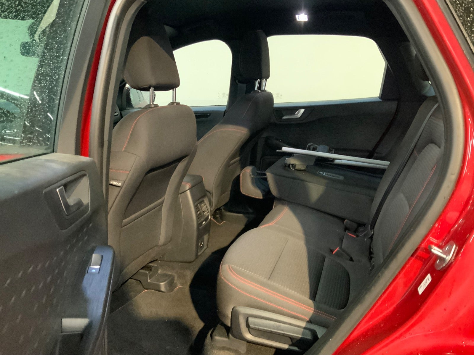 Rød Ford Kuga fra 2021