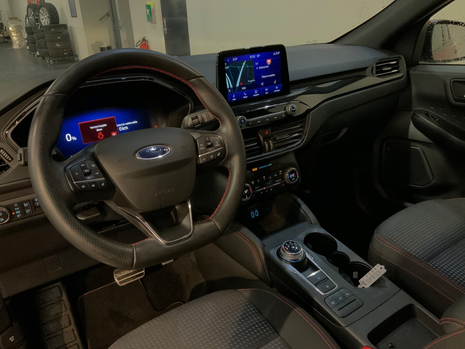 Rød Ford Kuga fra 2021