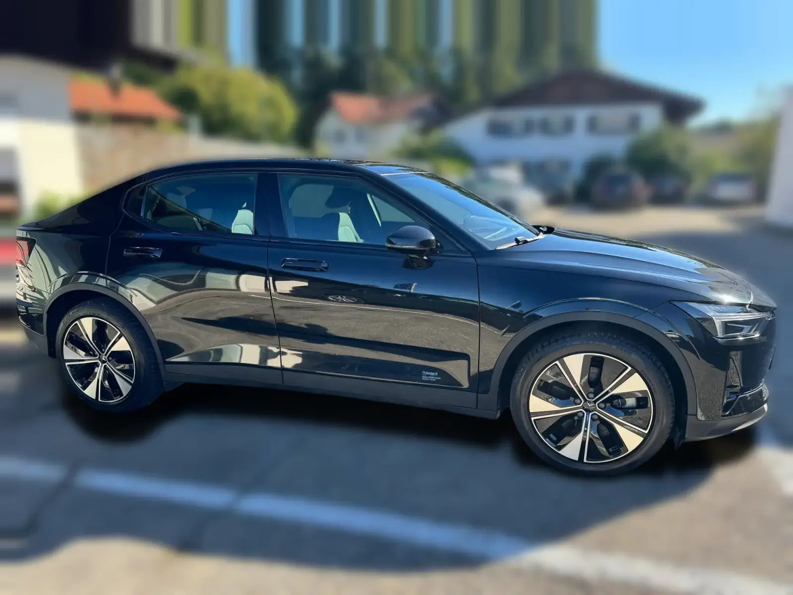 Sort Polestar 2 fra 2023