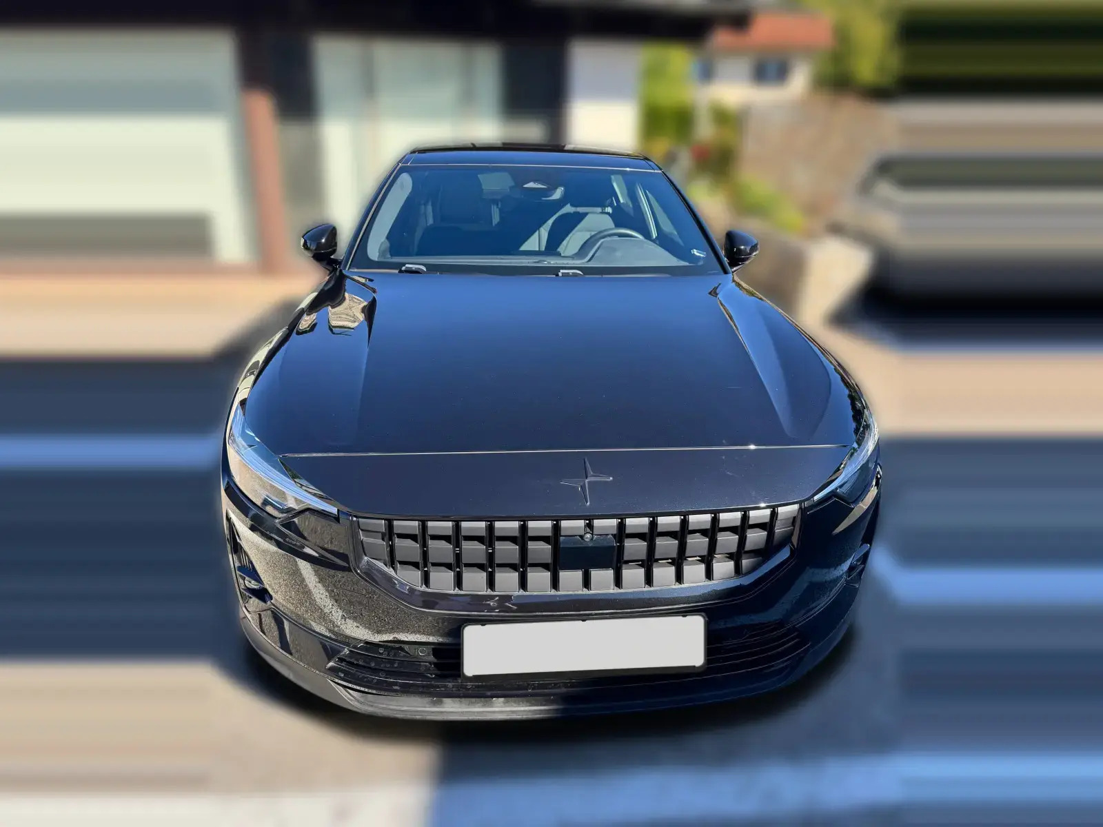 Sort Polestar 2 fra 2023