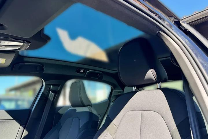 Sort Polestar 2 fra 2023